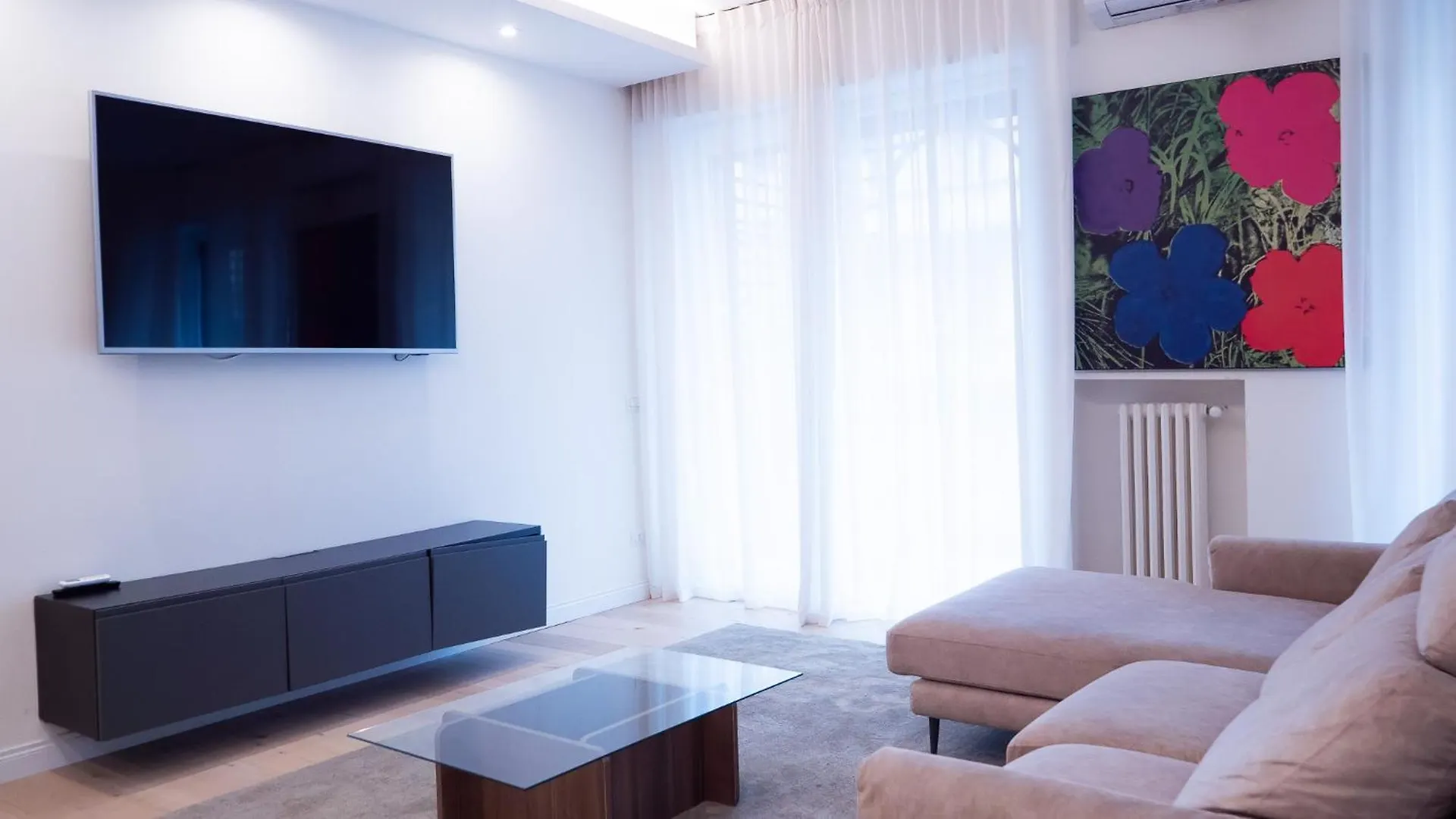 Prestige Boutique Homes-Arco Della Pace Exclusive Family Apartment Milano 0*,