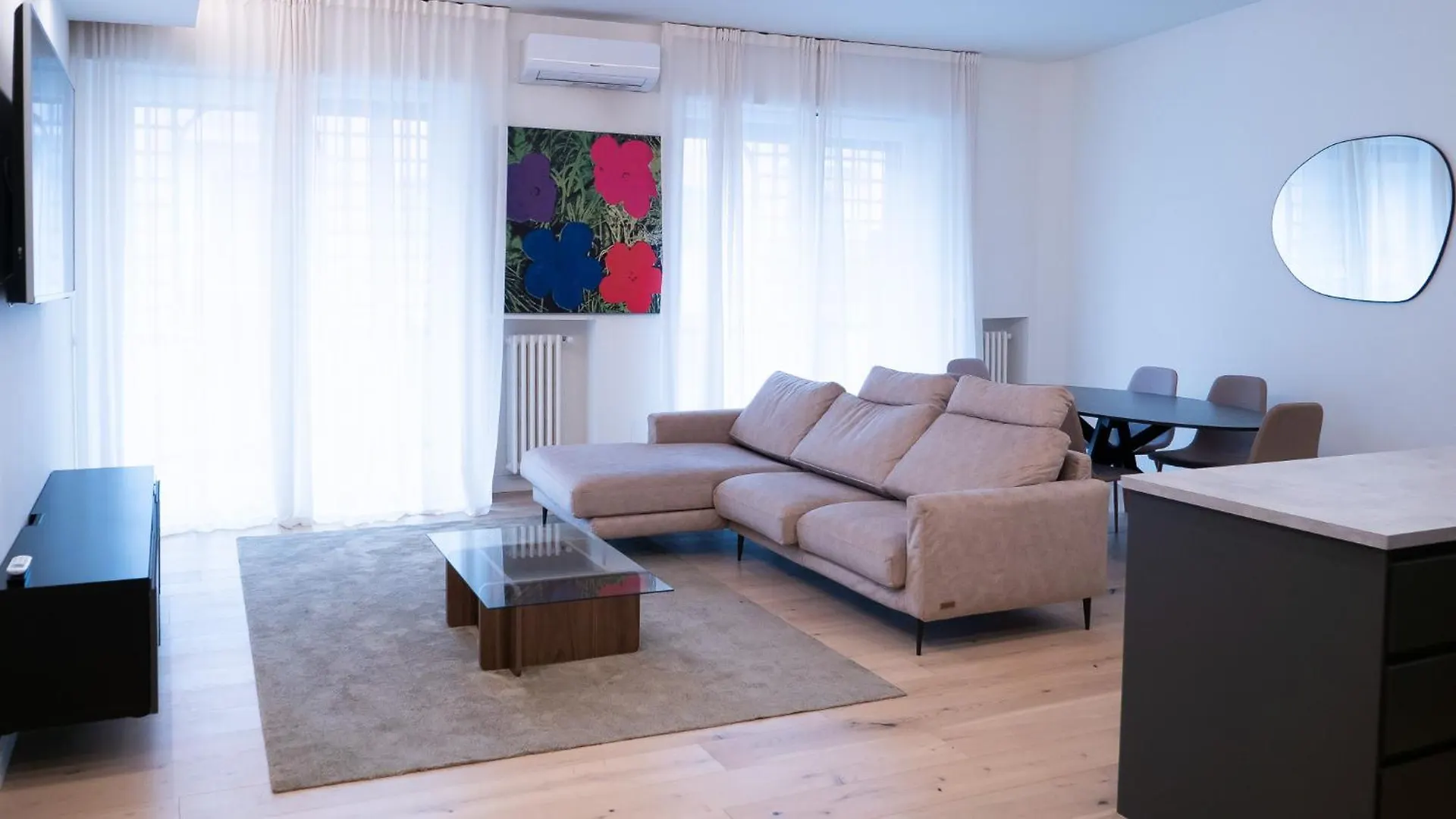Prestige Boutique Homes-Arco Della Pace Exclusive Family Apartment location